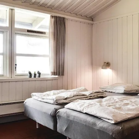 Two Bedroom Holiday In *